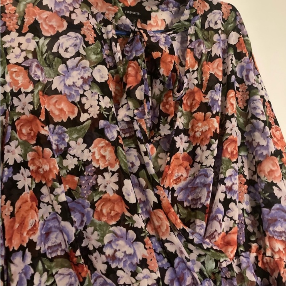Forever 21 blouse - Picture 2 of 5